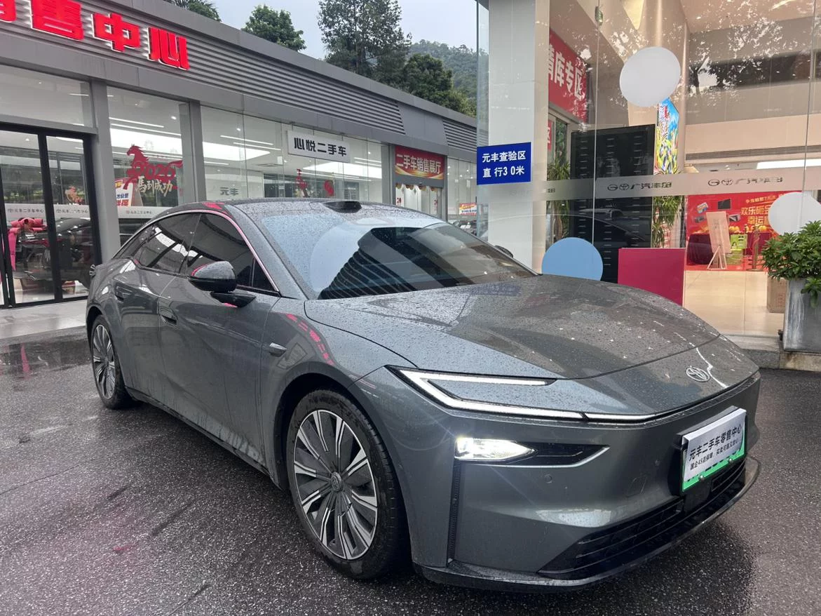 Toyota Platinum 7