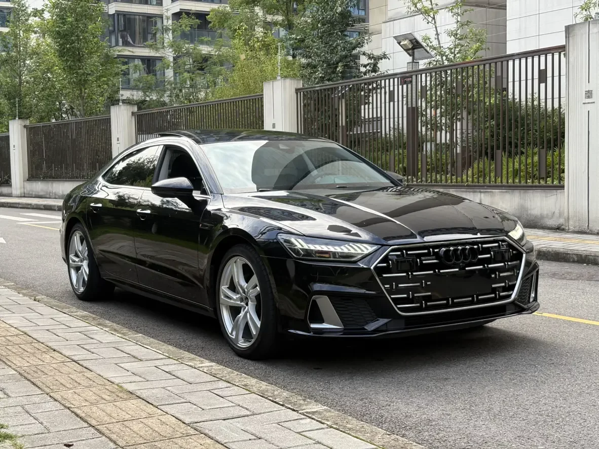Audi A7L