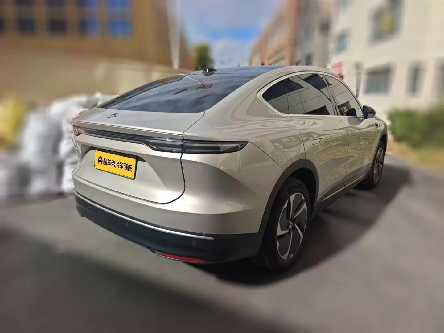 NIO EC7