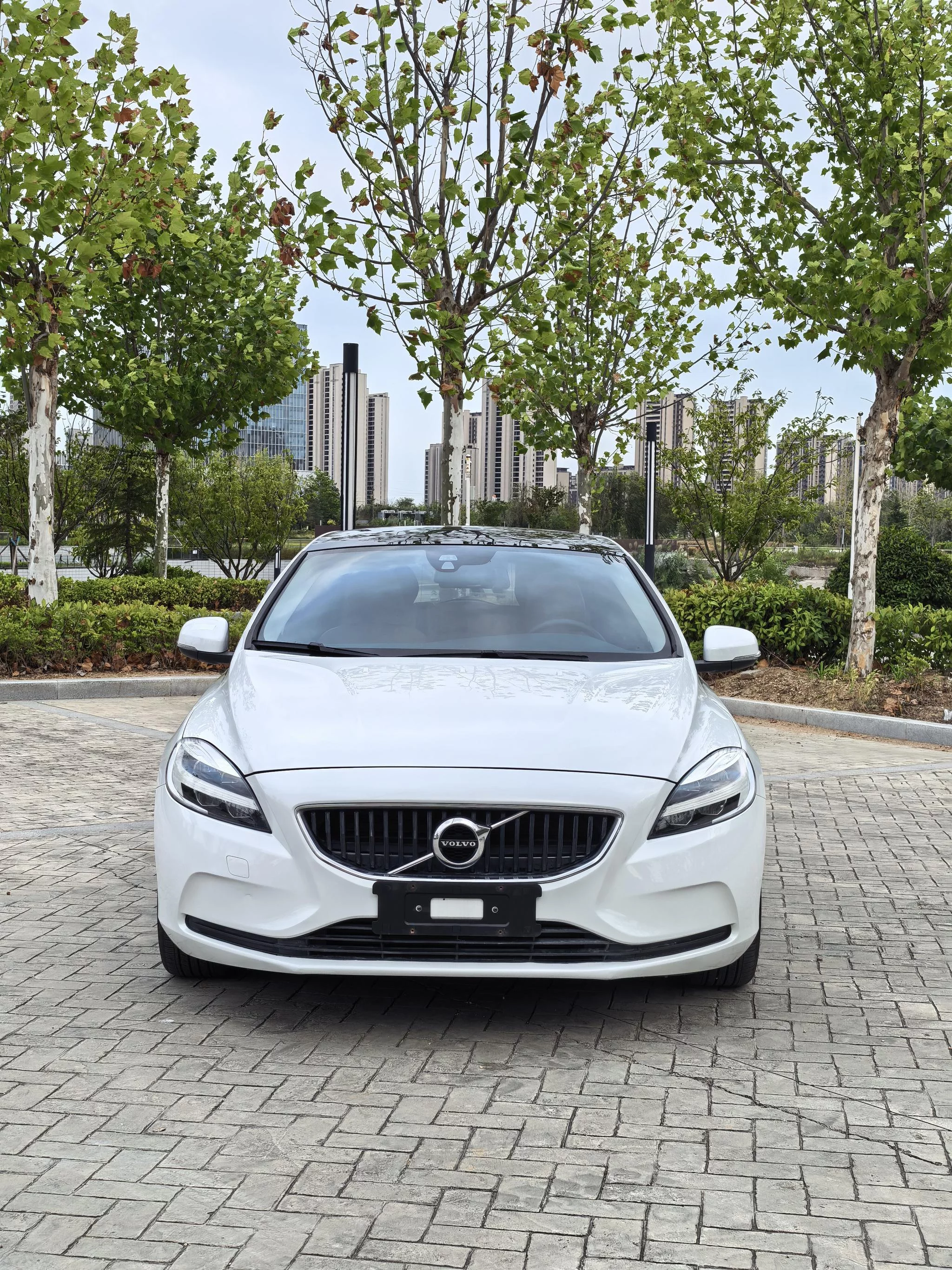 Volvo V40  из Китая
