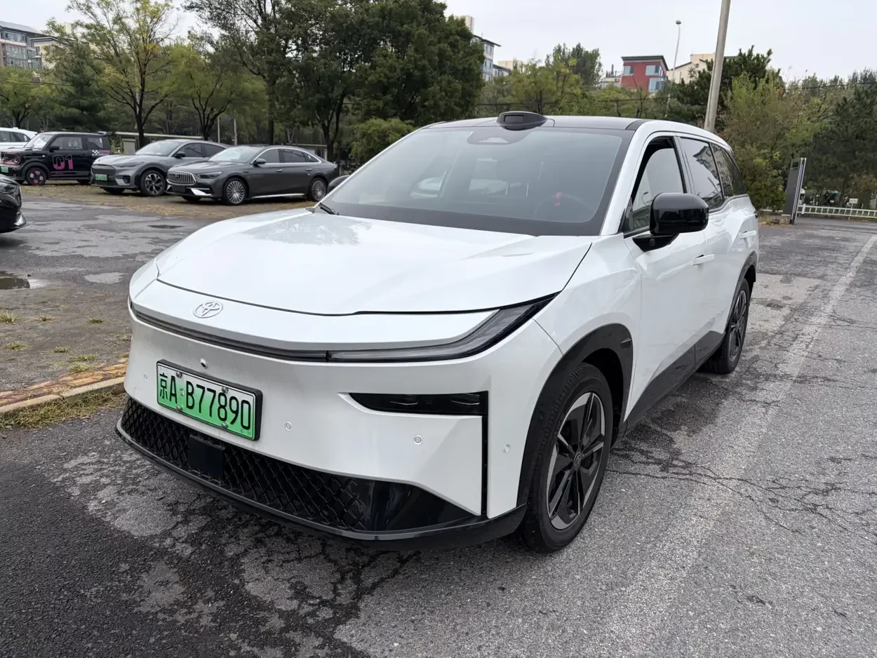 Toyota Bozhi 3X
