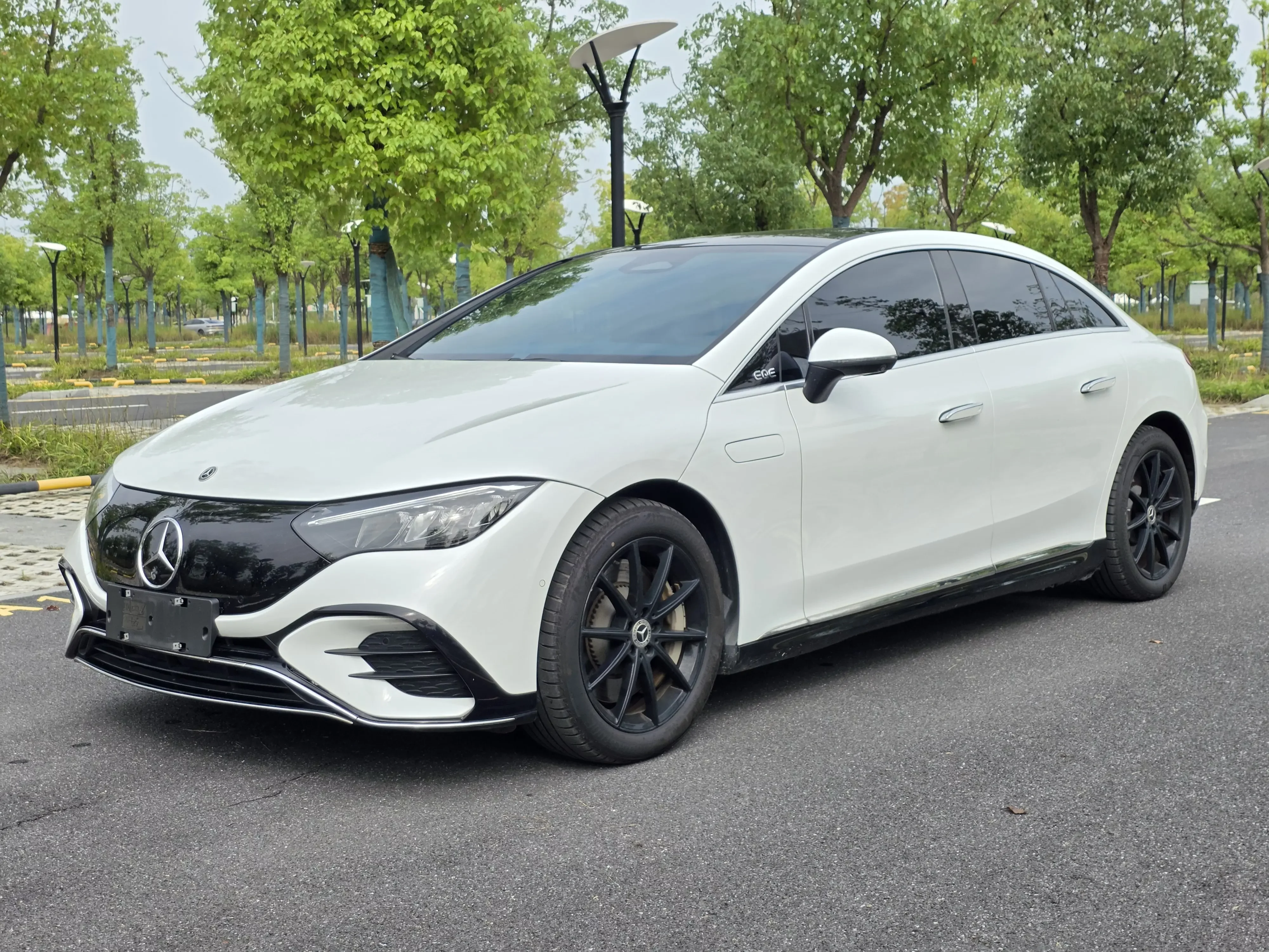 Mercedes-Benz EQE  из Китая
