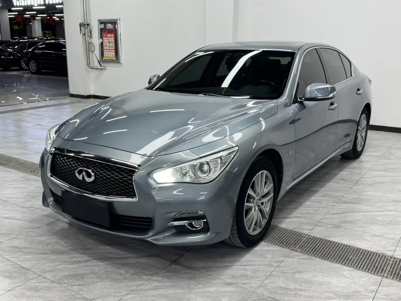 Infiniti Q50L  из Китая