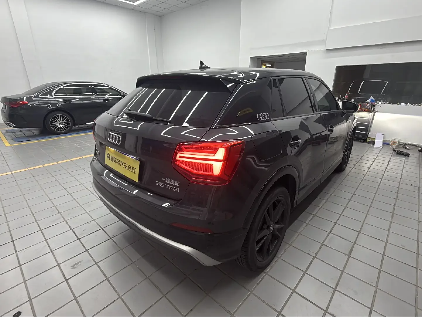 Audi Q2L
