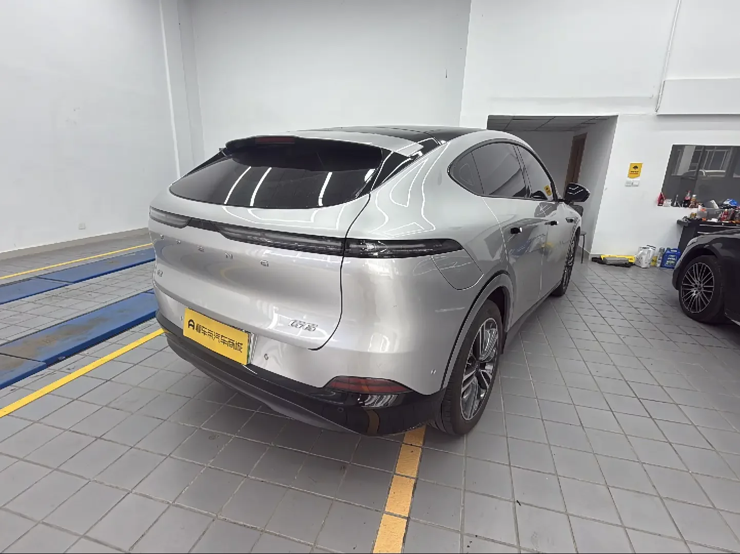 XPeng G6  из Китая
