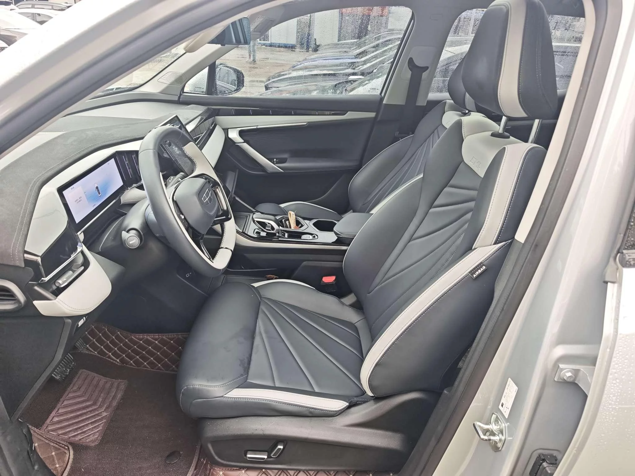 Geely Atlas L