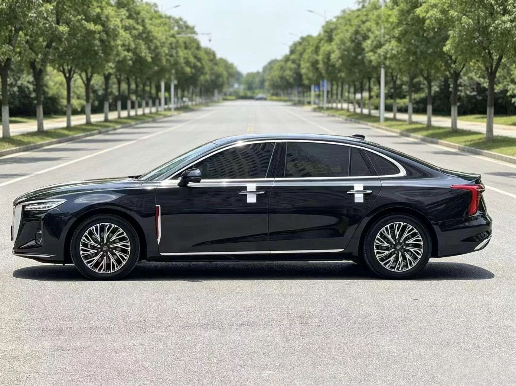 Hongqi H5