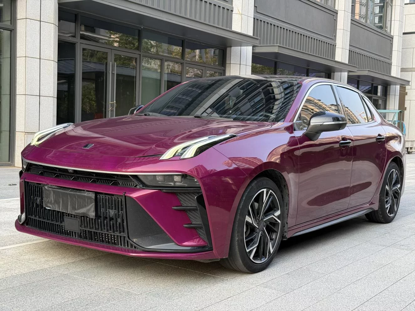 Lynk & Co 03
