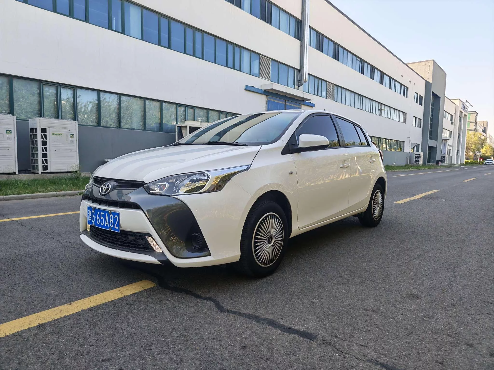Toyota Yaris L
