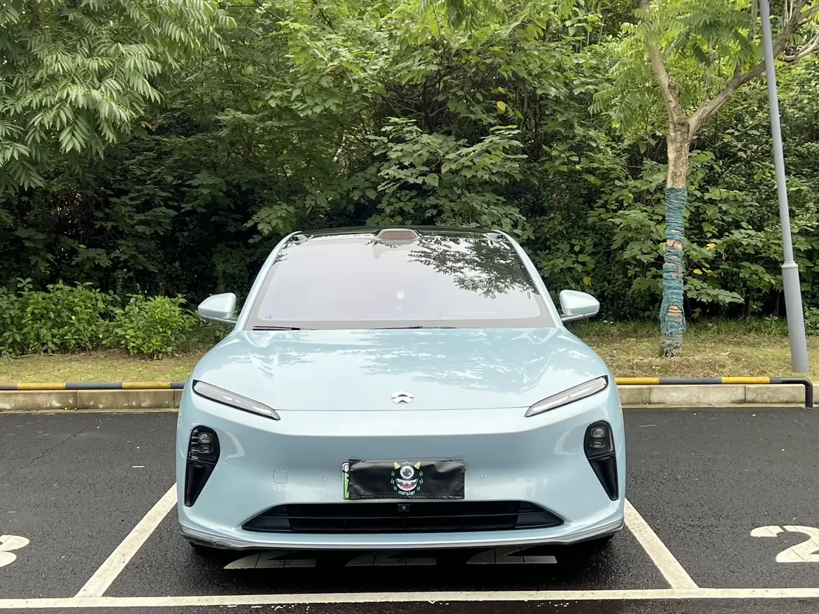 NIO ET5