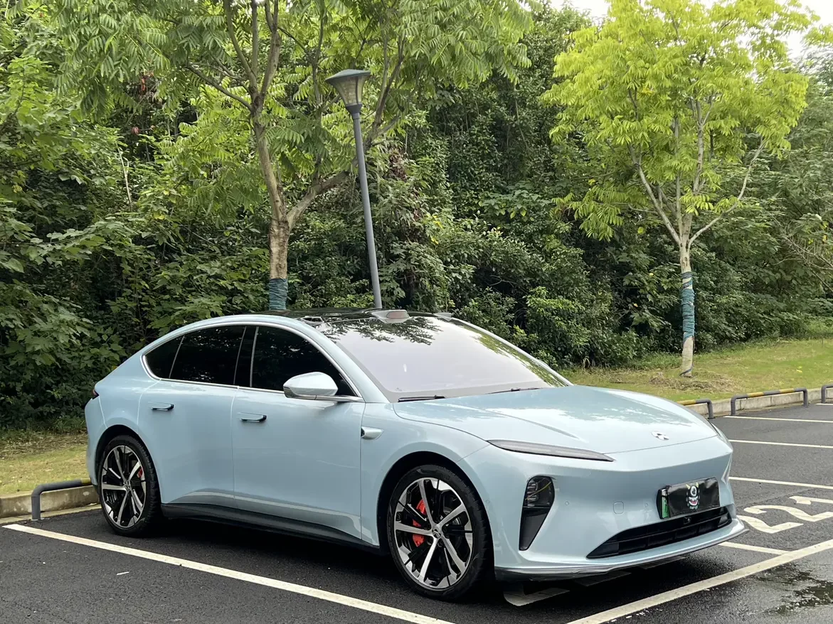 NIO ET5