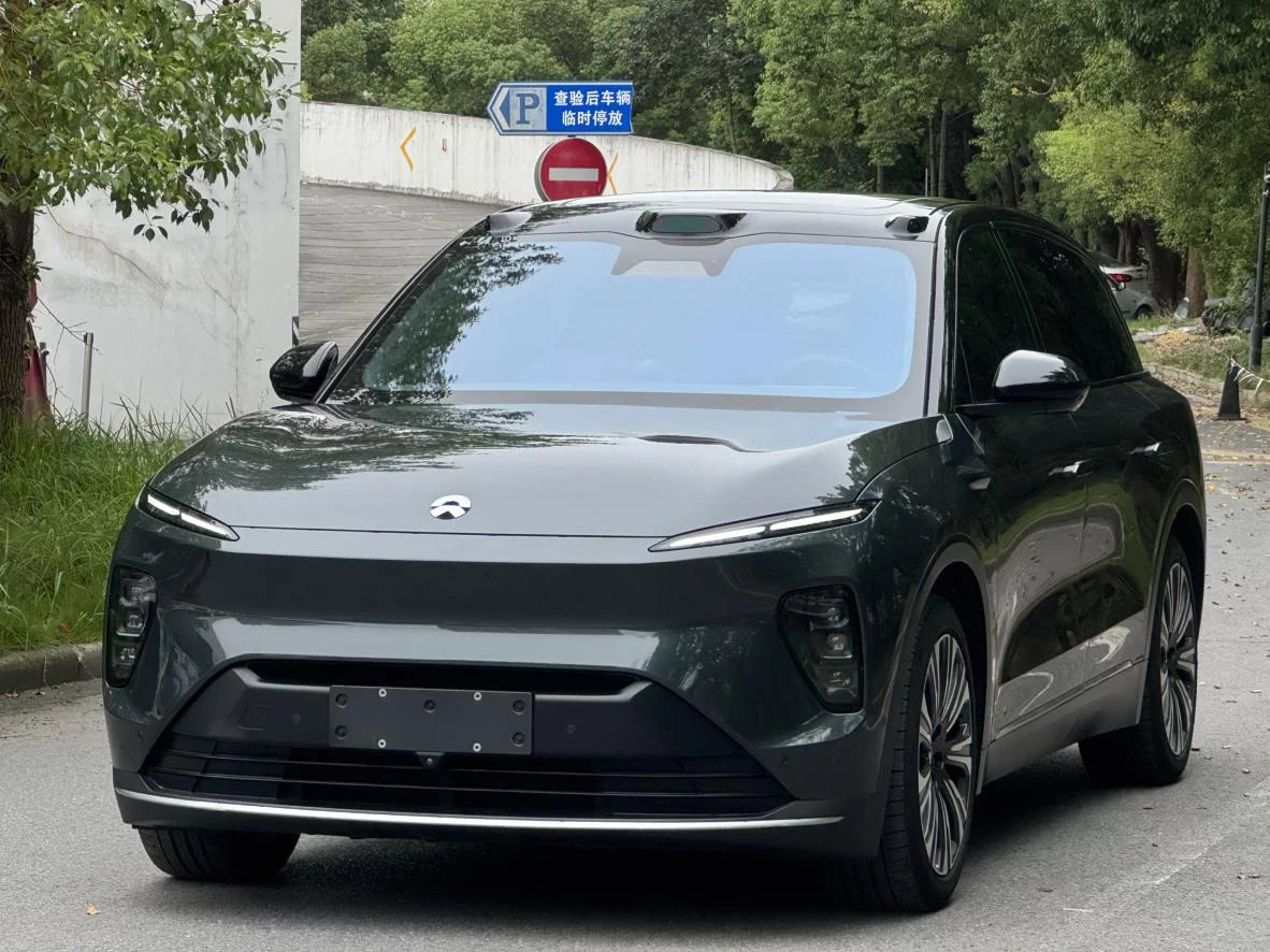 NIO ES8