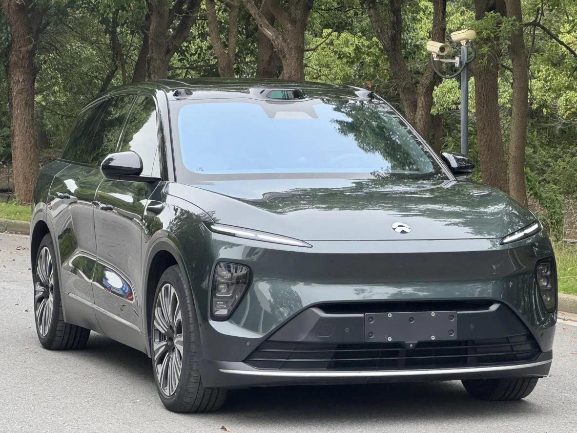 NIO ES8