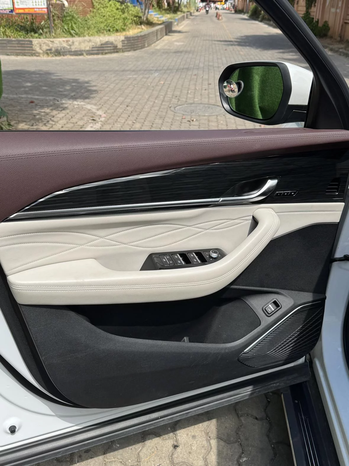 Geely Monjaro