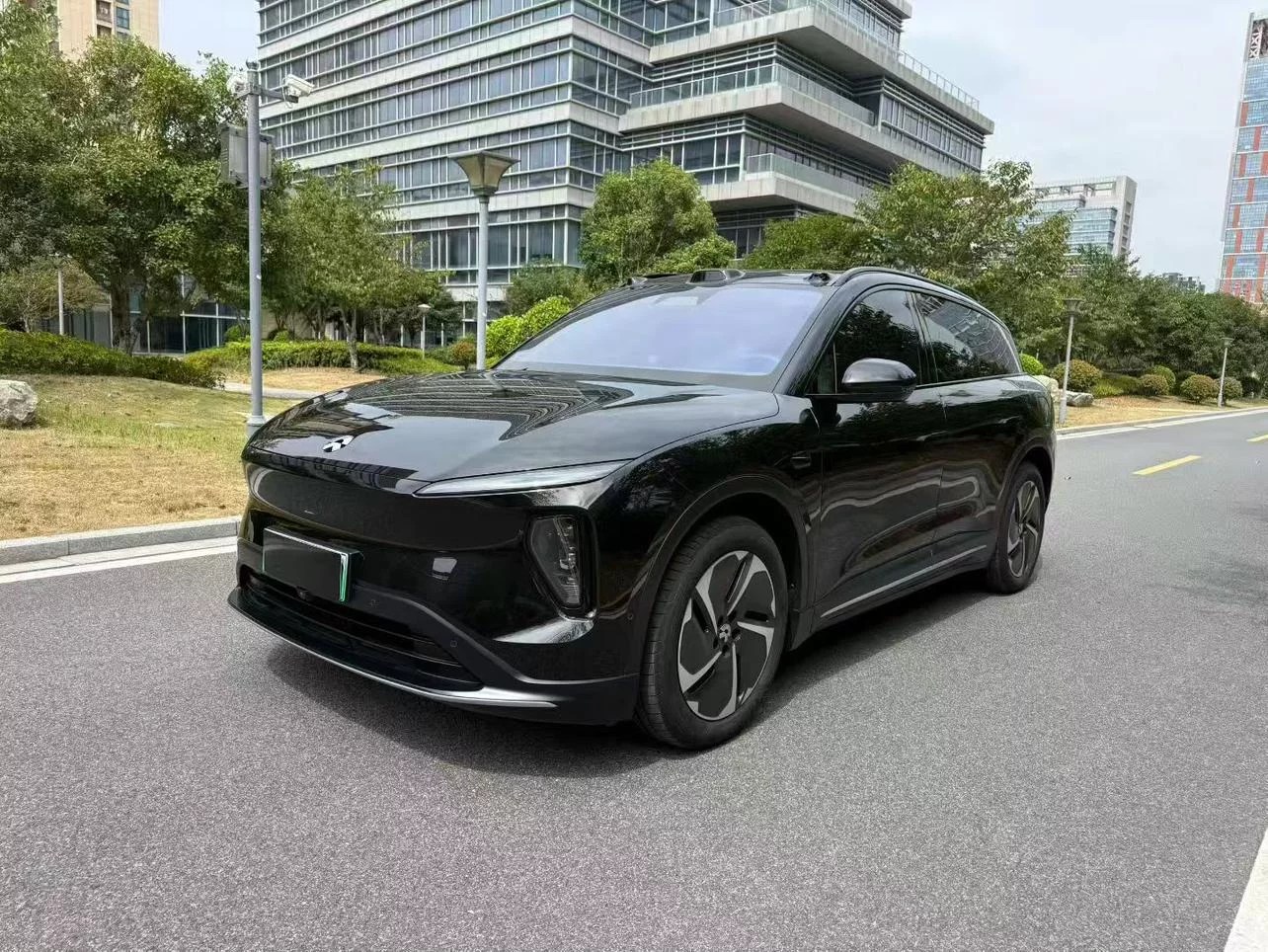 NIO ES6