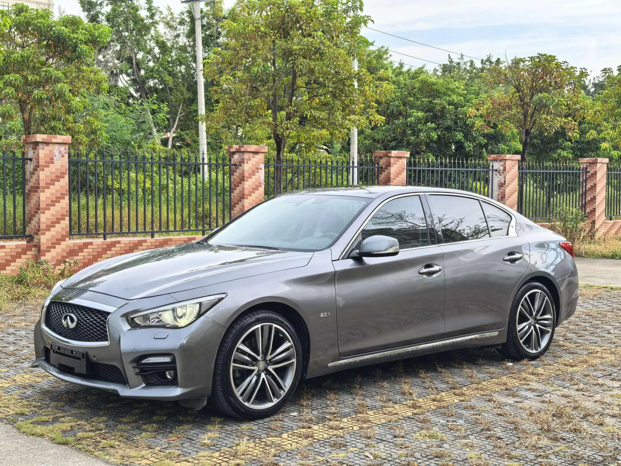 Infiniti Q50L