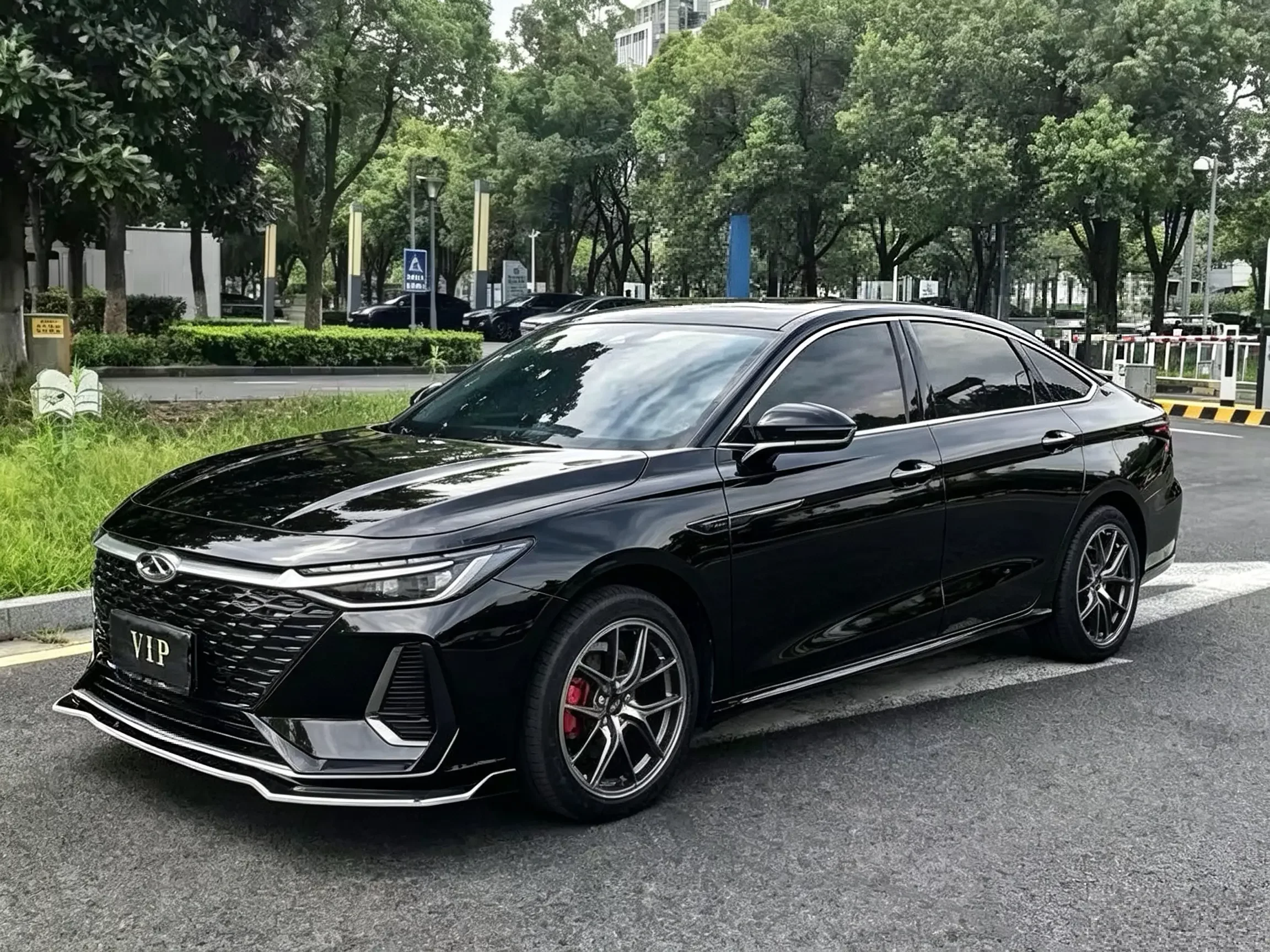 Chery Arrizo 8