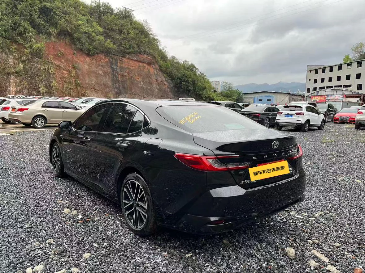 TOYOTA CAMRY