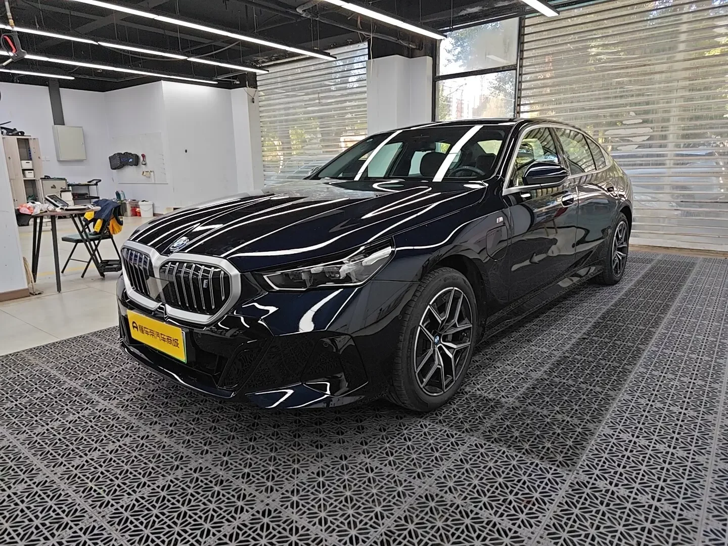 BMW i5