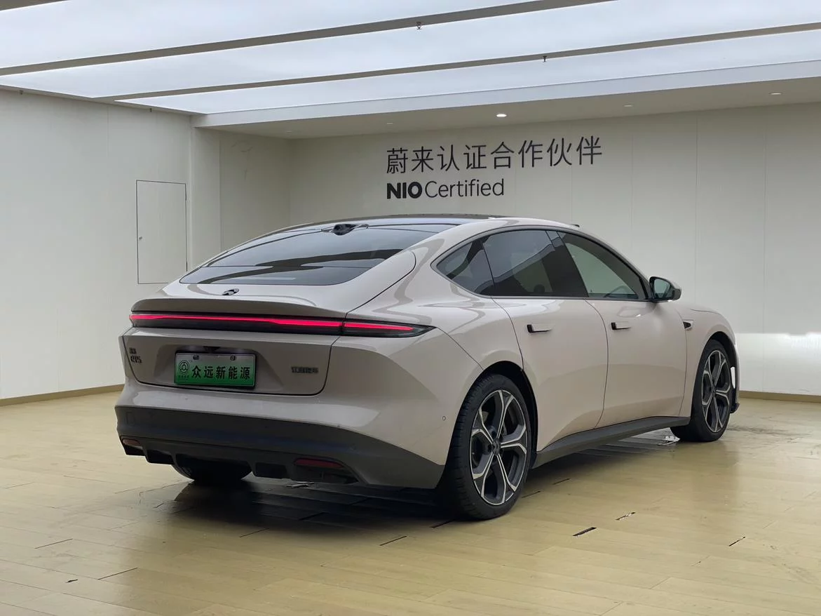 NIO ET5
