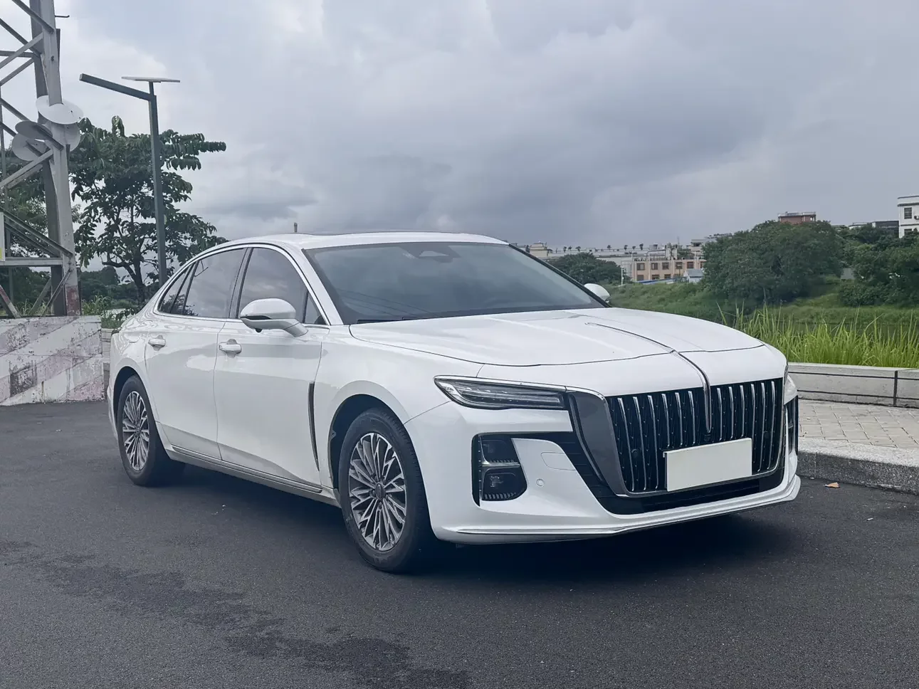 Hongqi H5