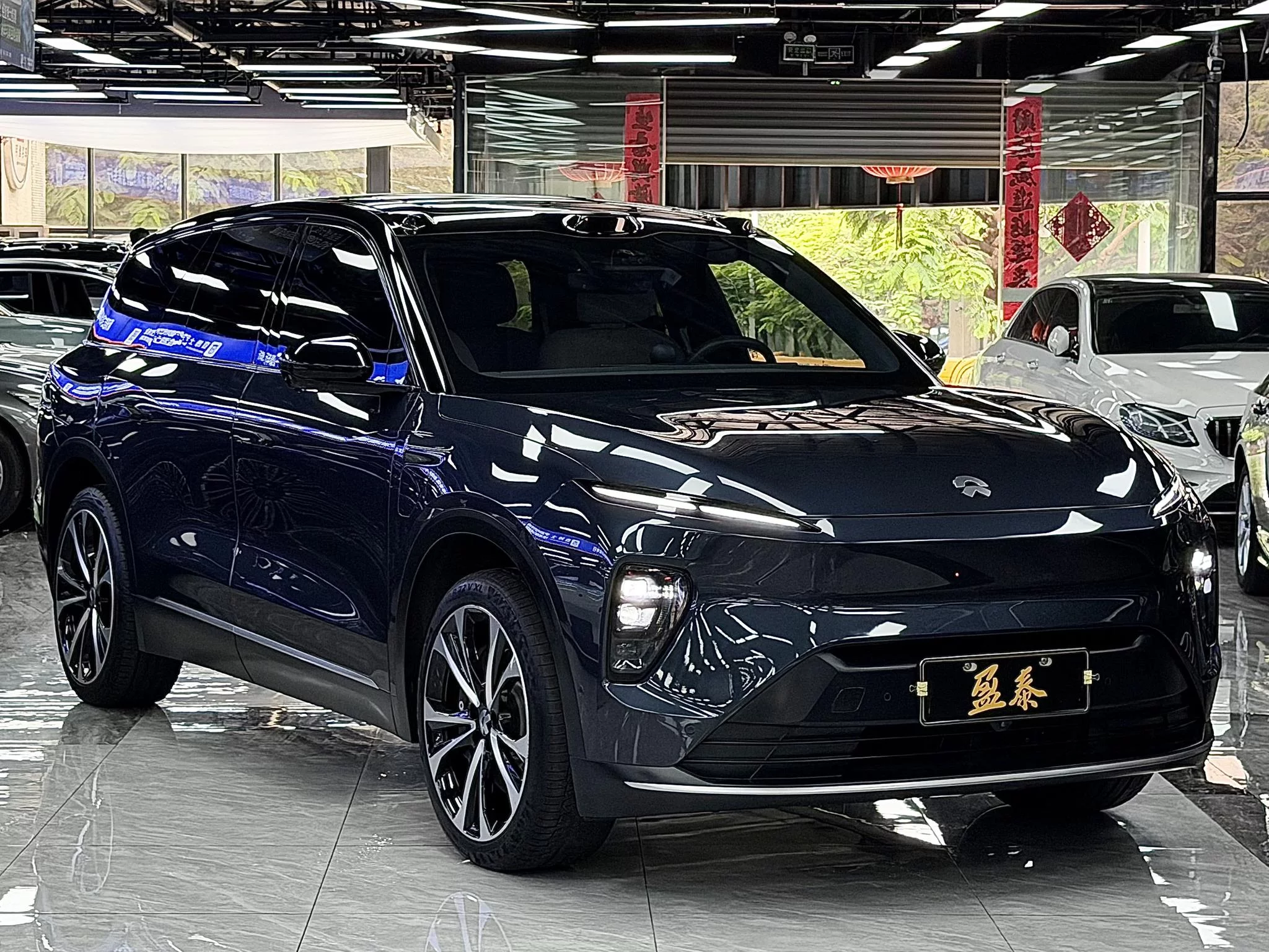 NIO ES8