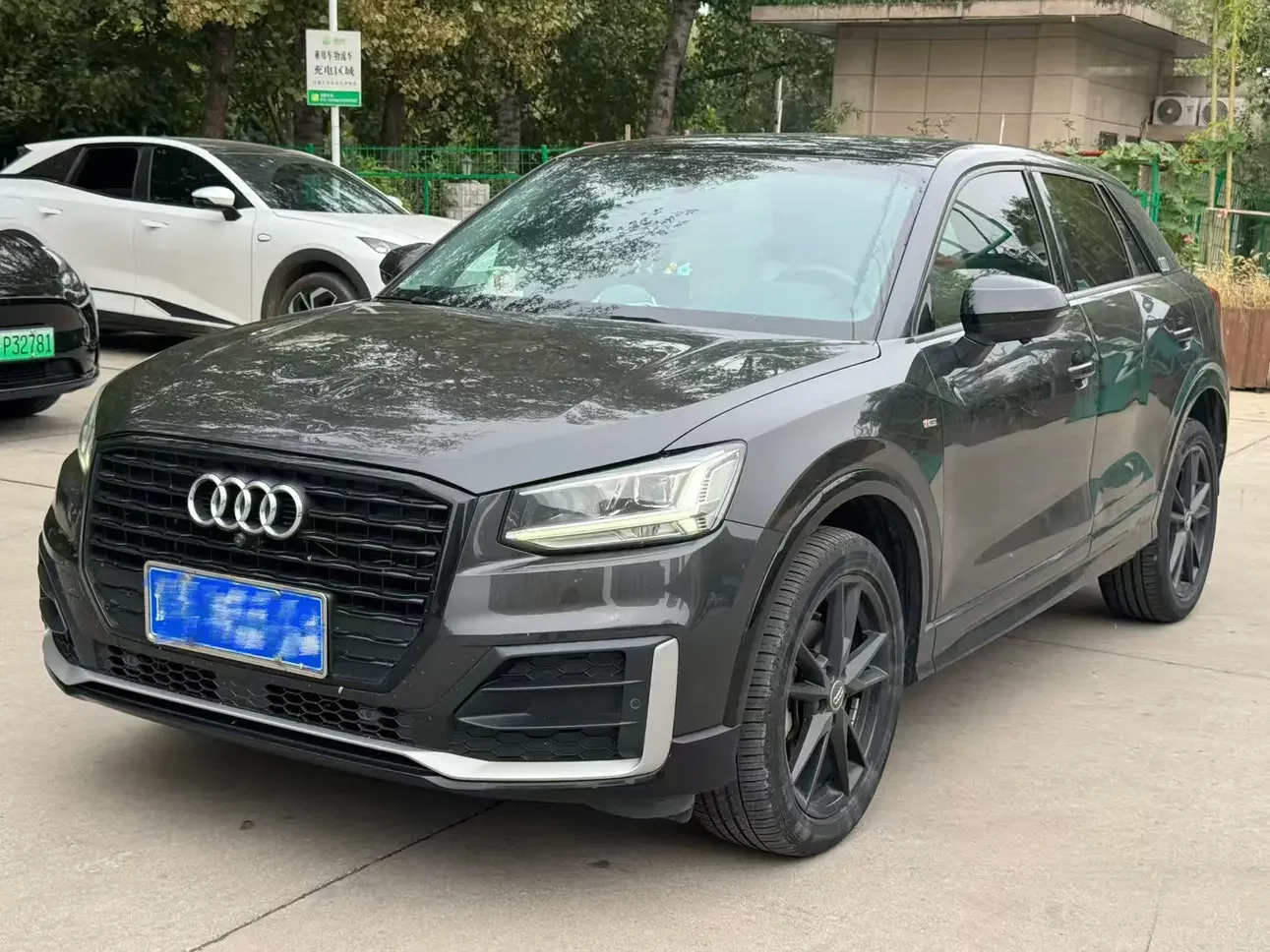Audi Q2L