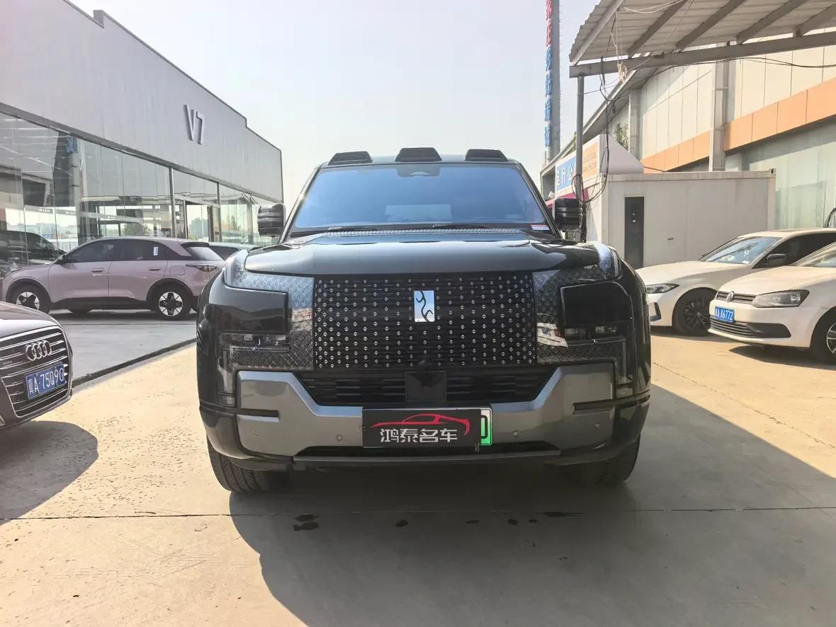 BYD Yangwang U8