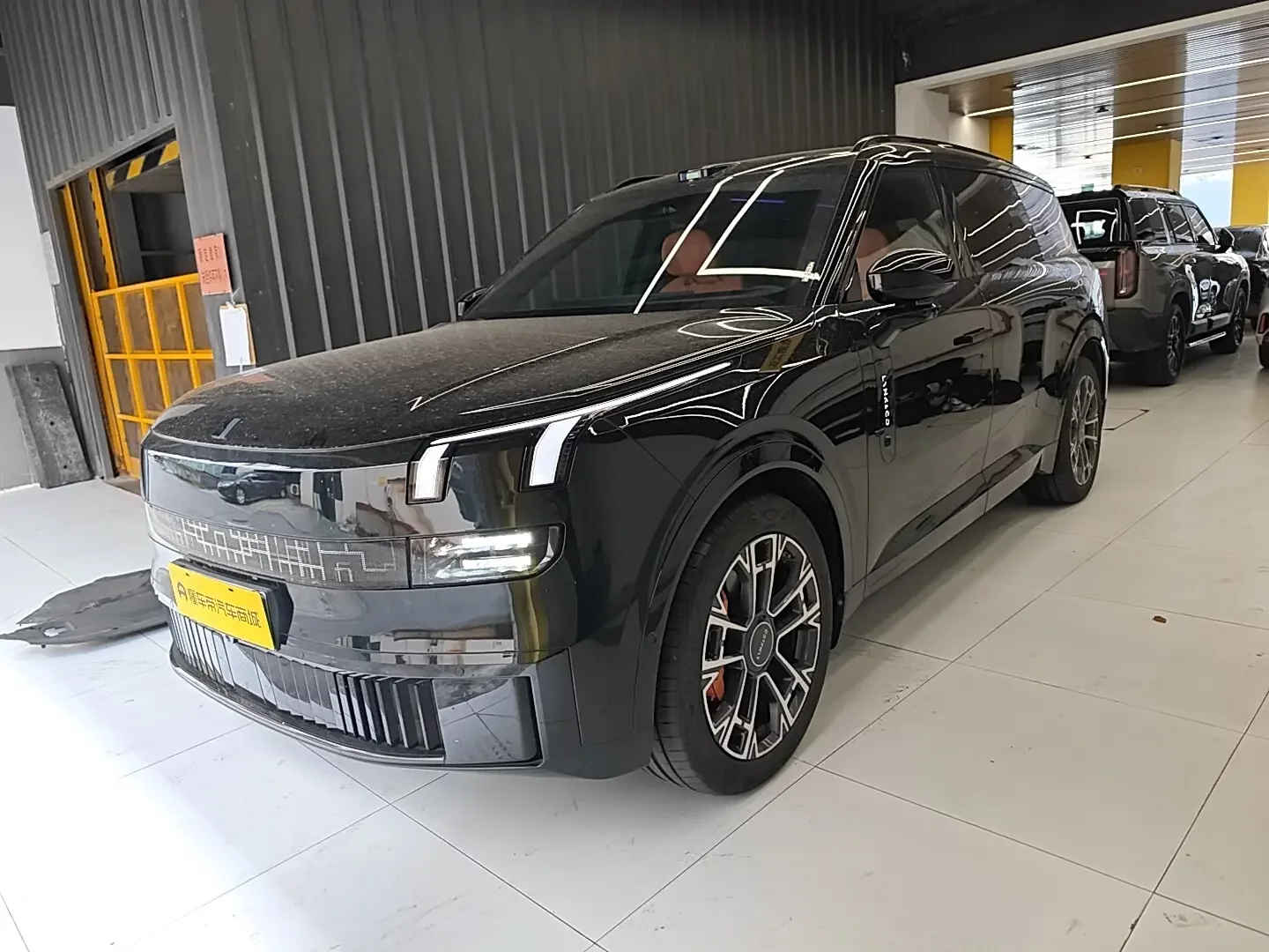 Lynk & Co 900