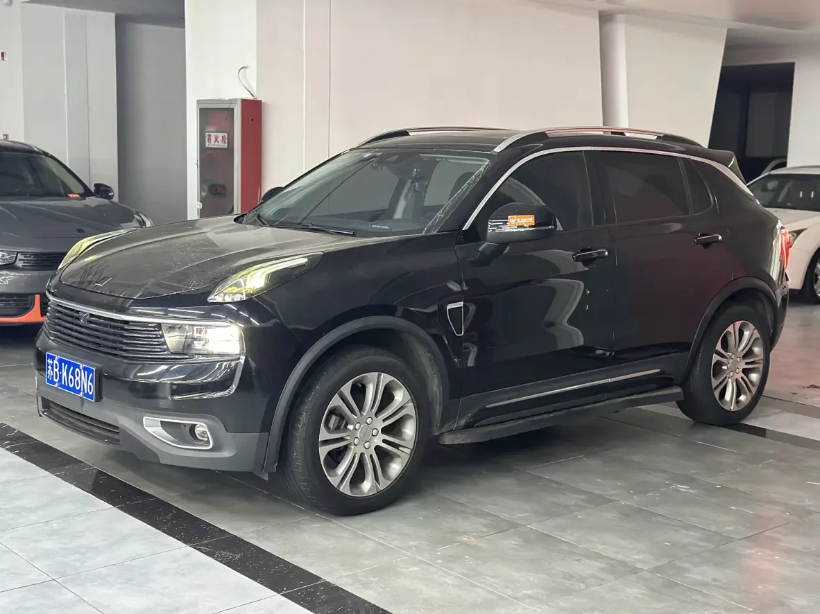 Lynk & Co 01