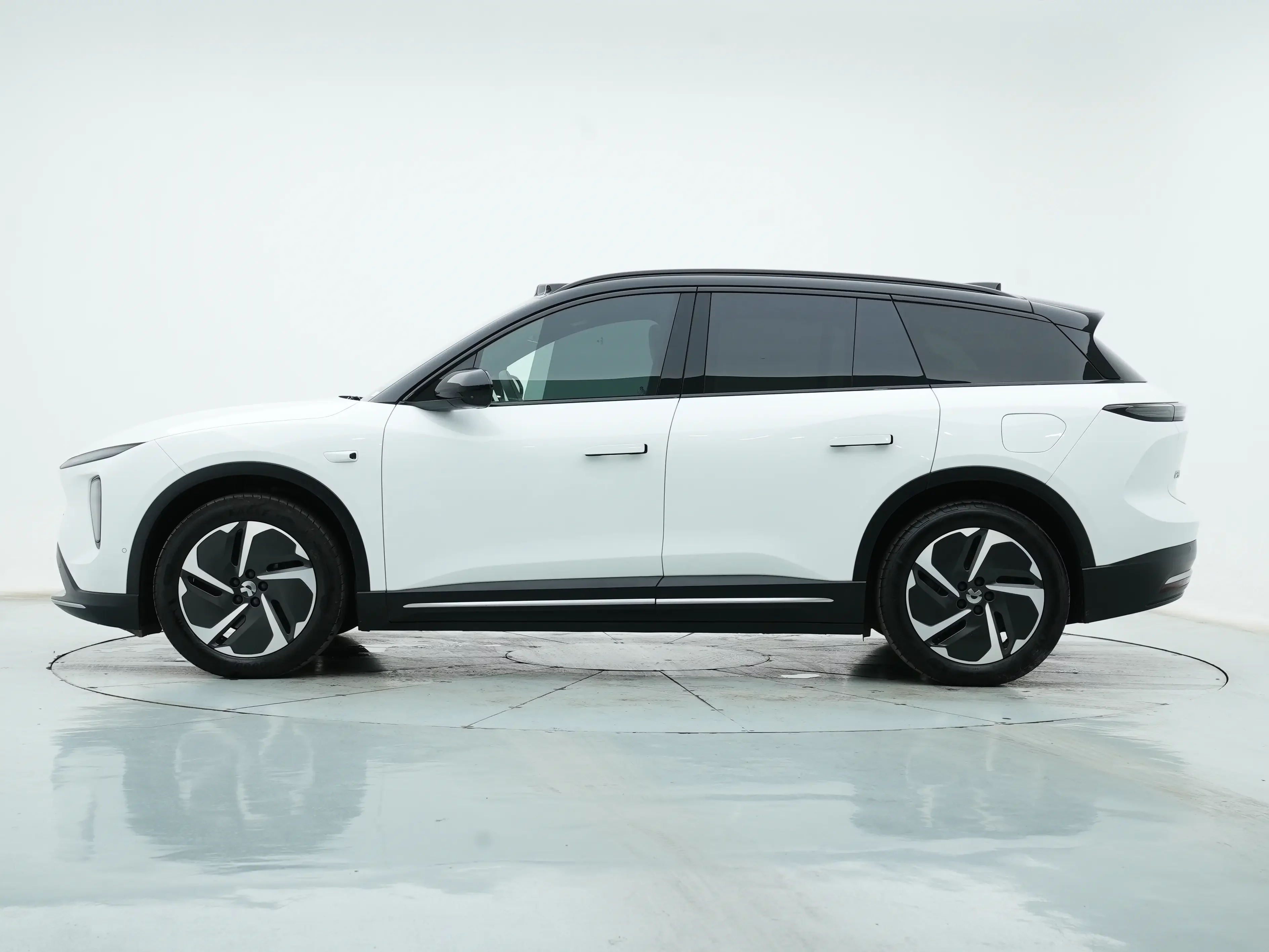 NIO ES6