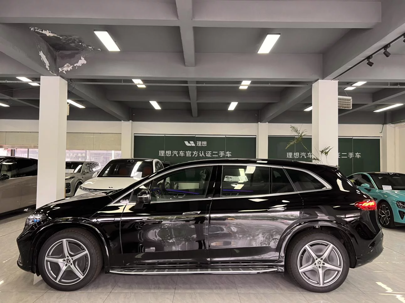 Mercedes-Benz EQS SUV