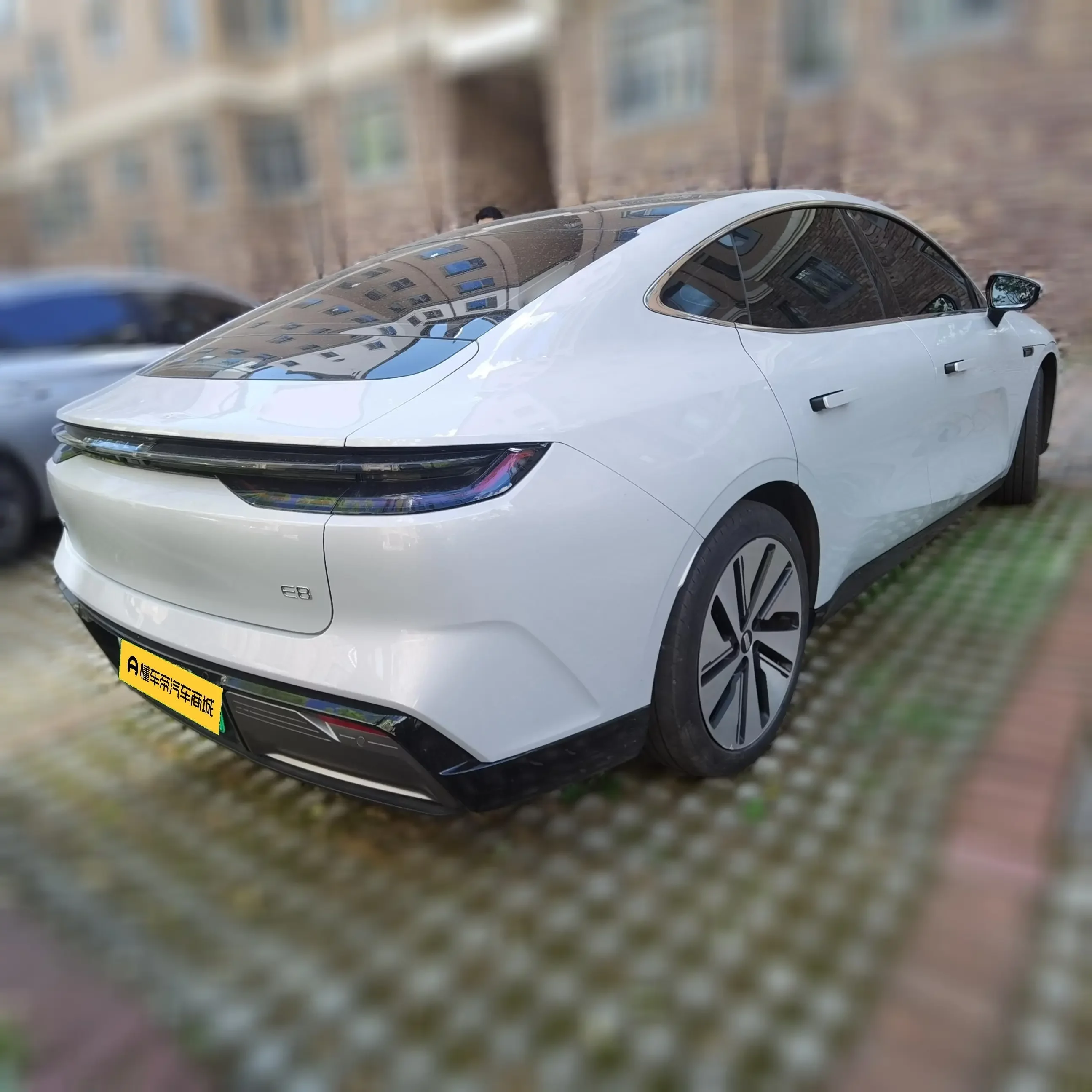 Geely Galaxy E8