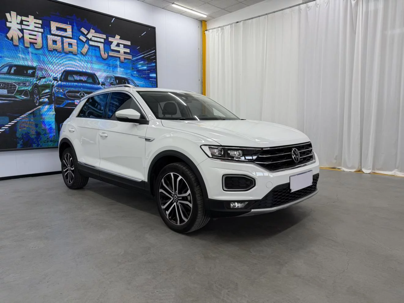 VOLKSWAGEN T-ROC