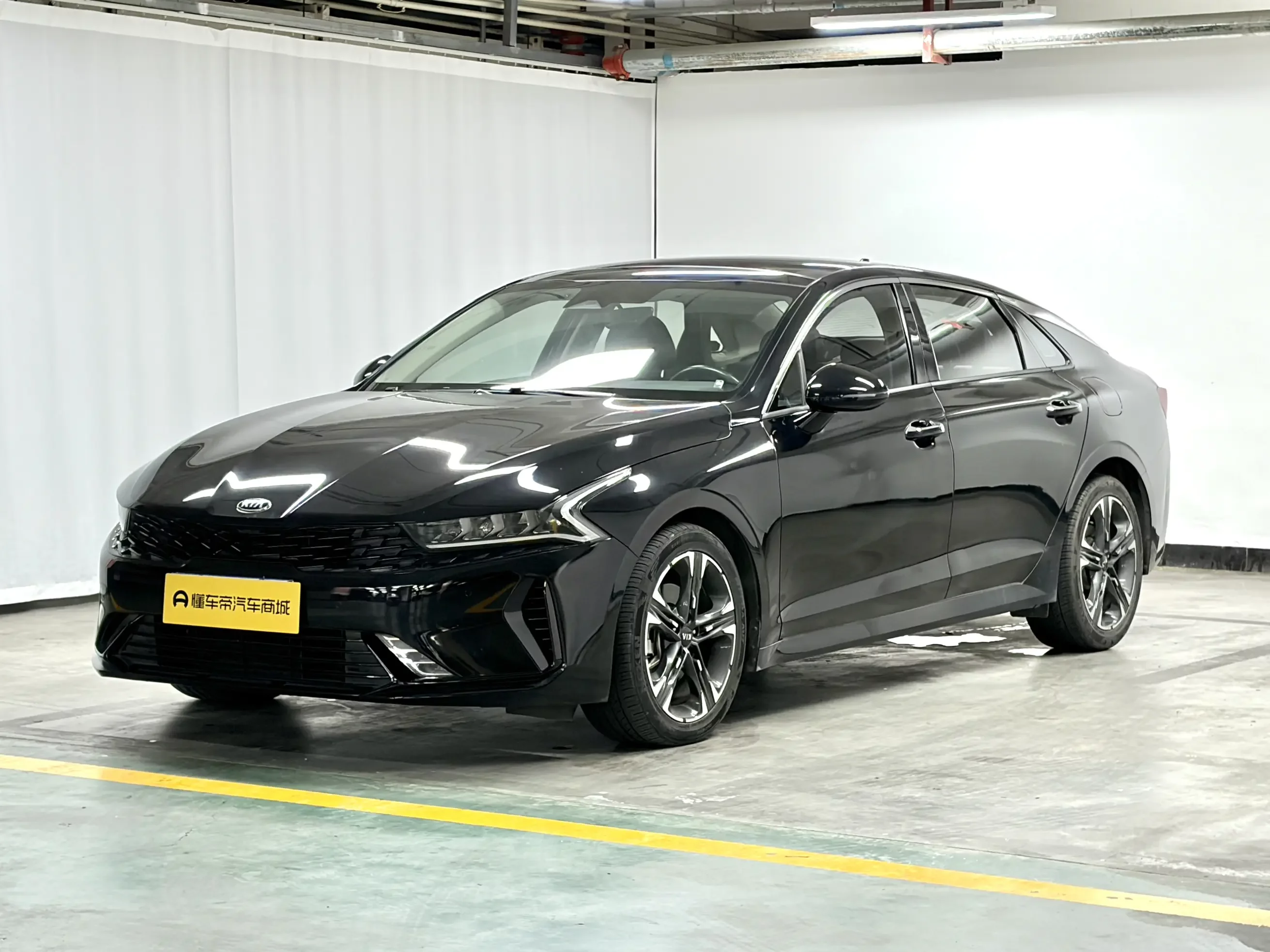Kia K5  из Китая