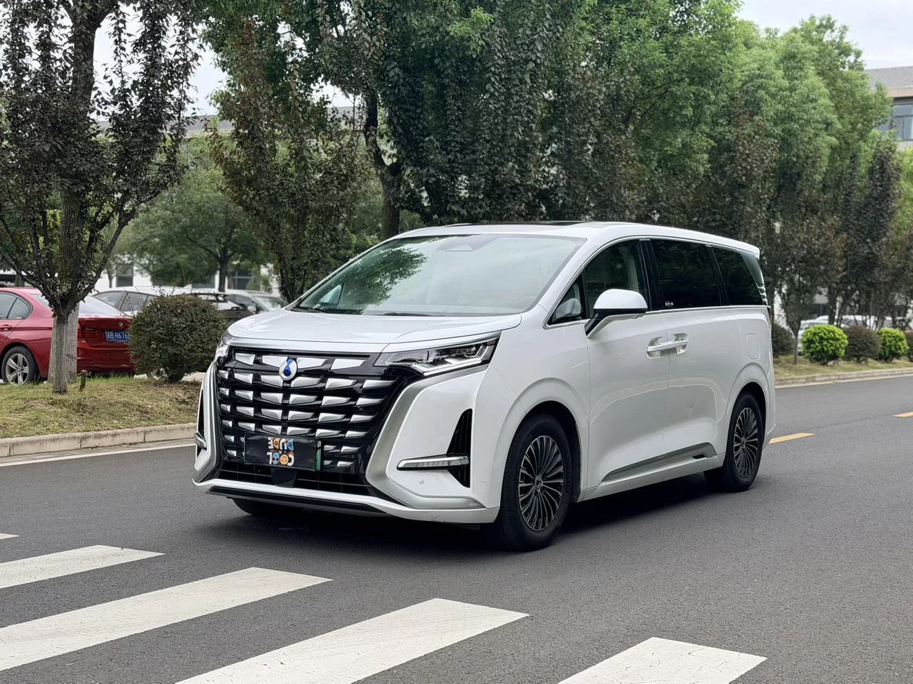 Denza D9 DM  из Китая