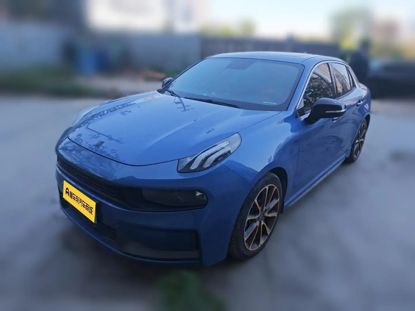Lynk & Co 03