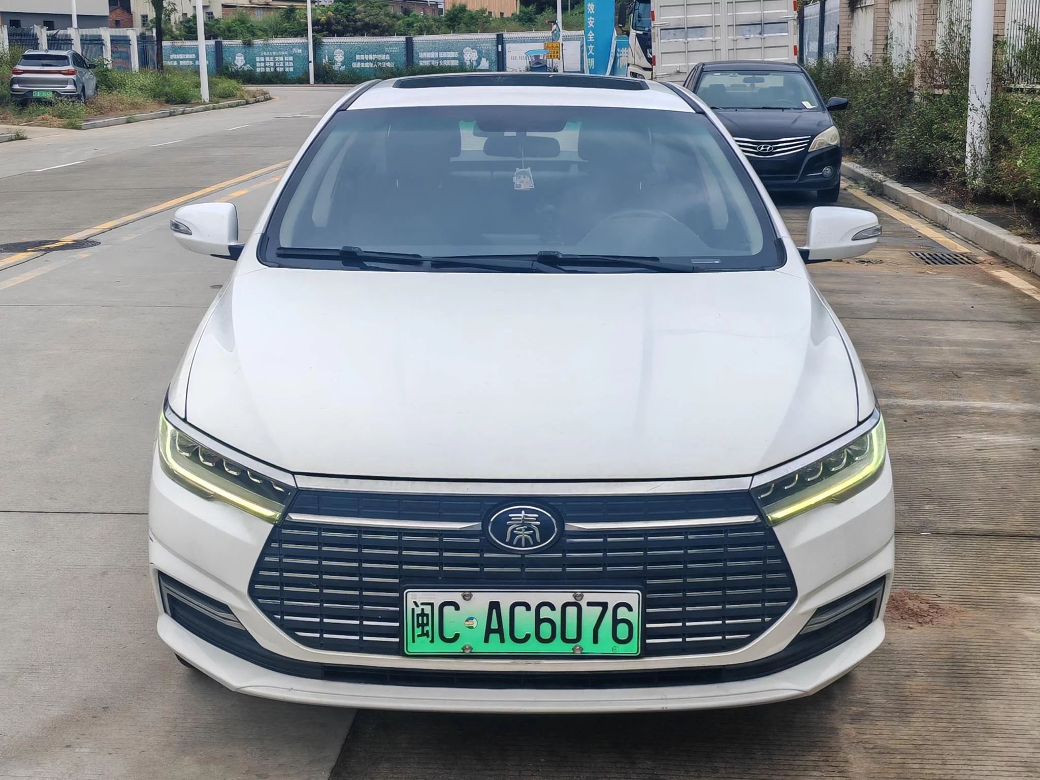 BYD QinEV  из Китая