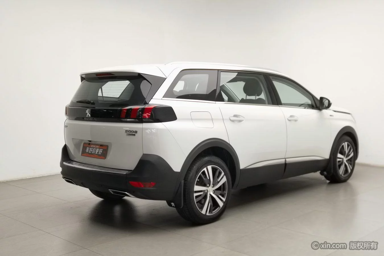 Peugeot 5008  из Китая