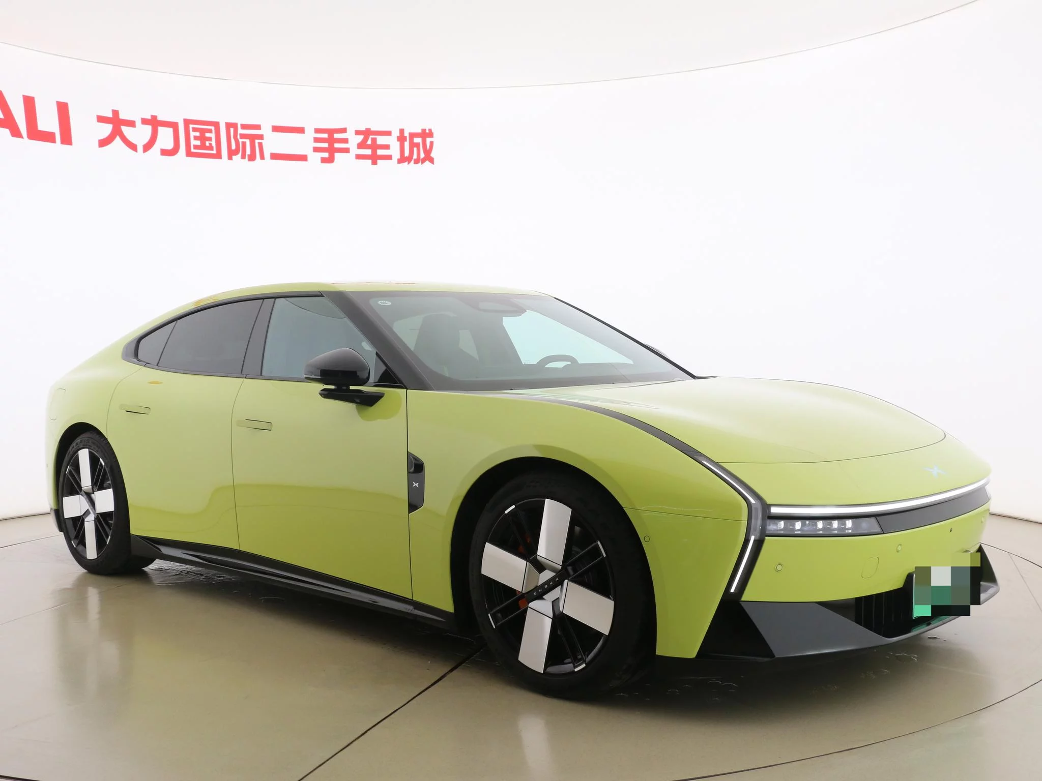 XPeng P7