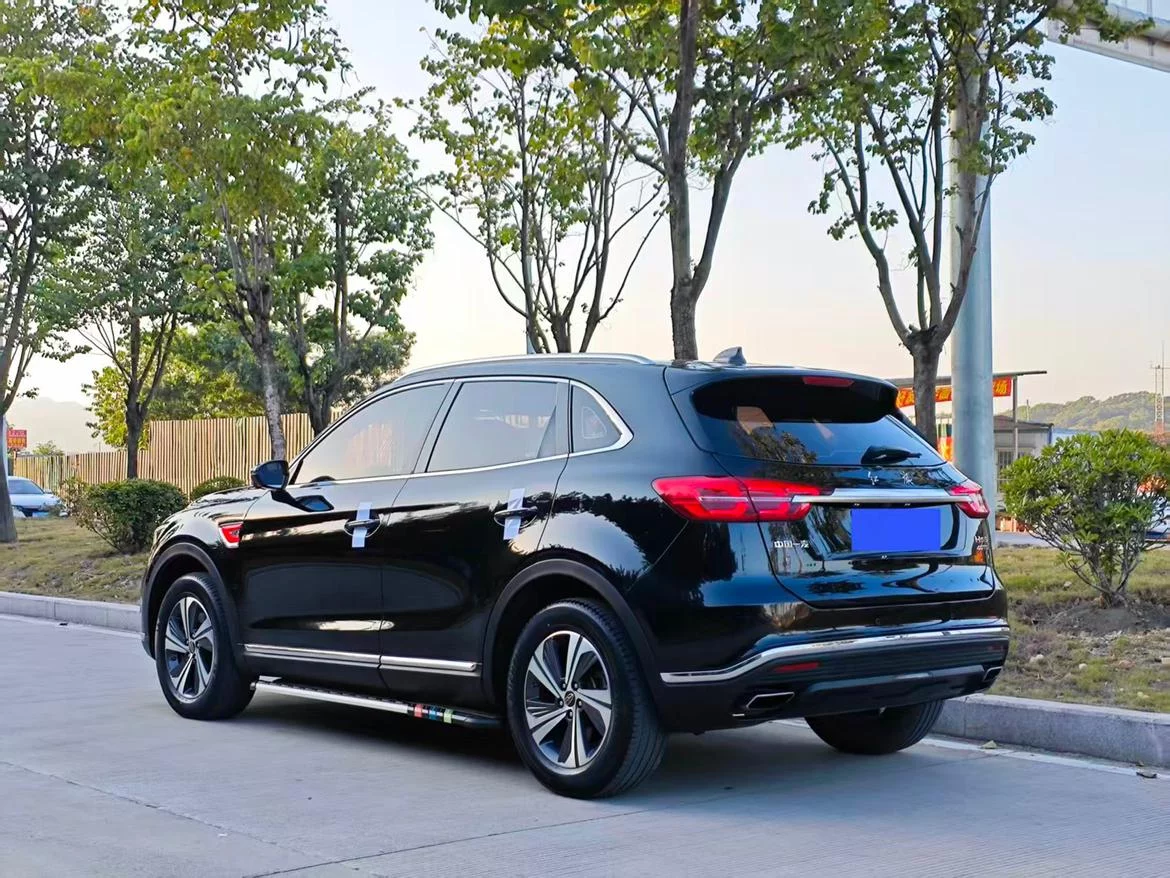 Hongqi HS5