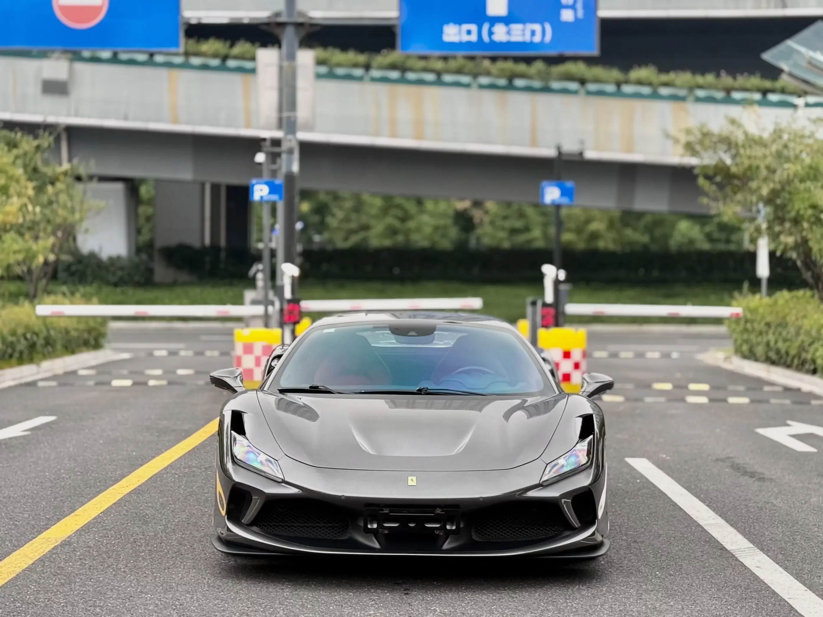 Ferrari F8  из Китая