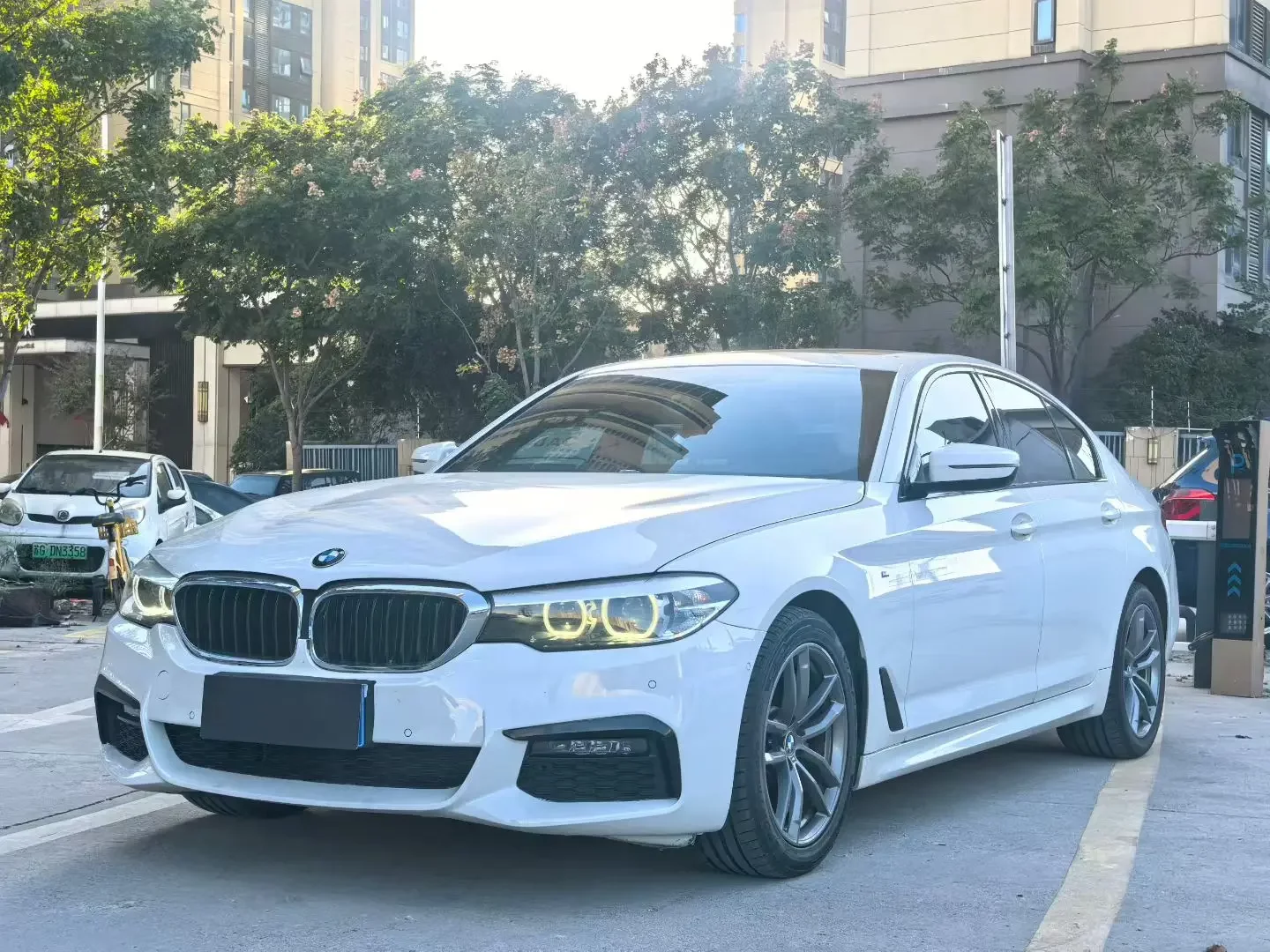 BMW 5 Series  из Китая