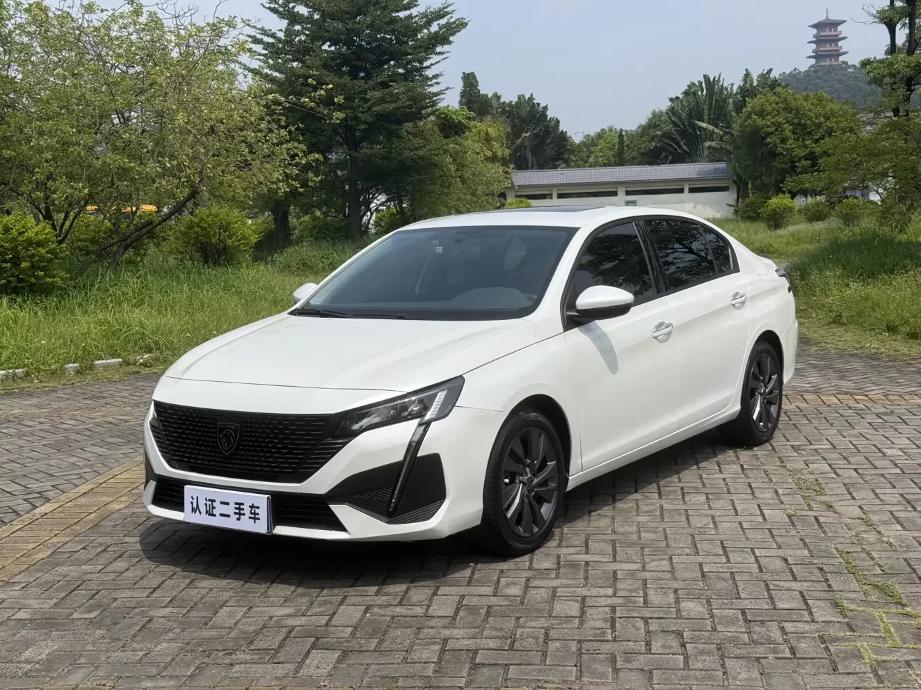 PEUGEOT 408