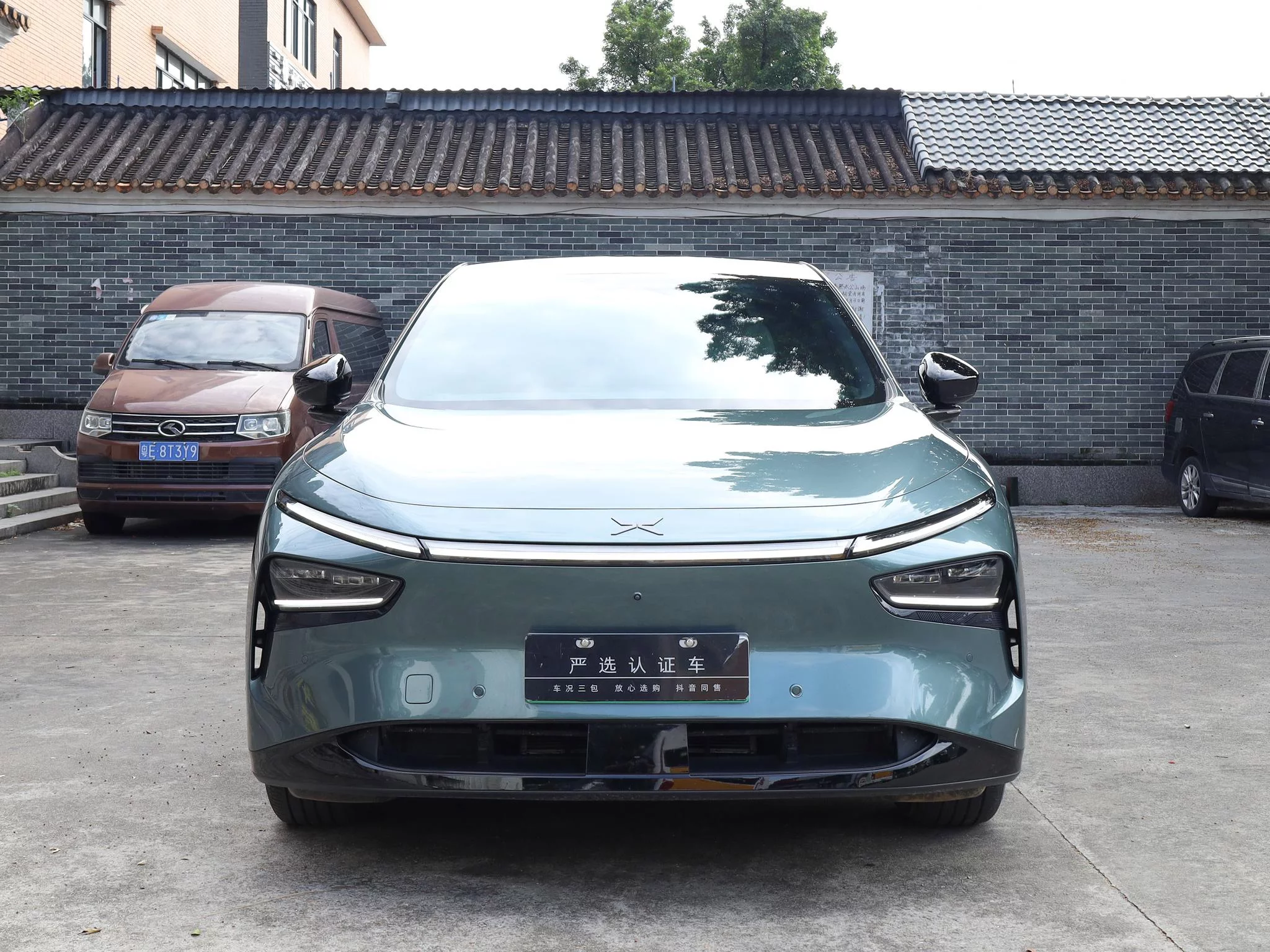 XPeng G7  из Китая