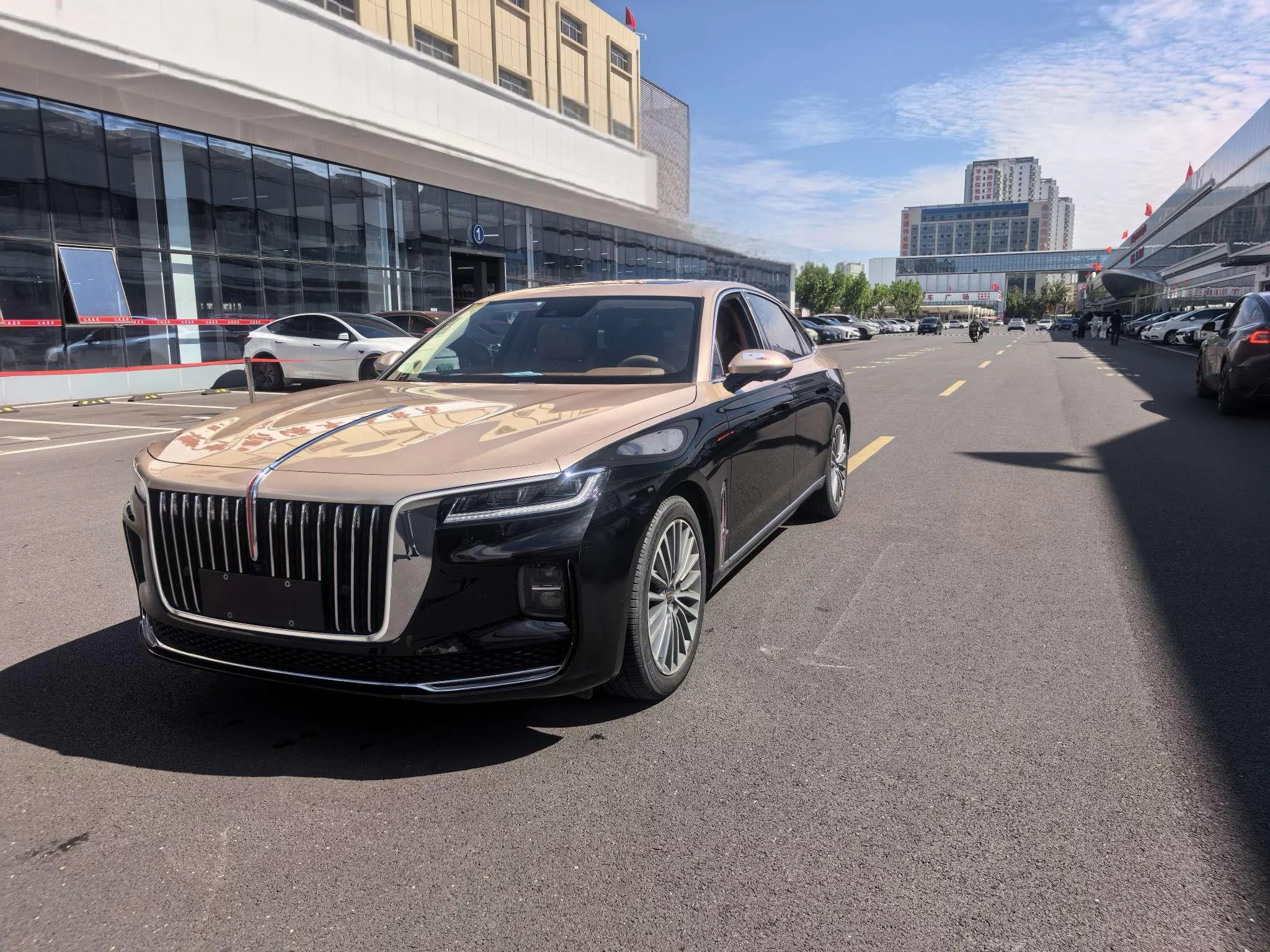 HONGQI H9