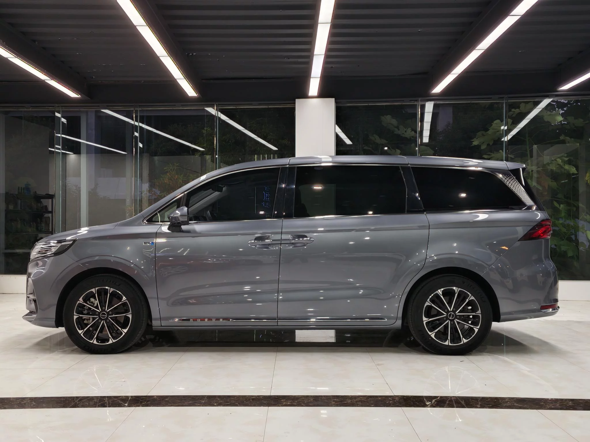 Roewe iMAX8