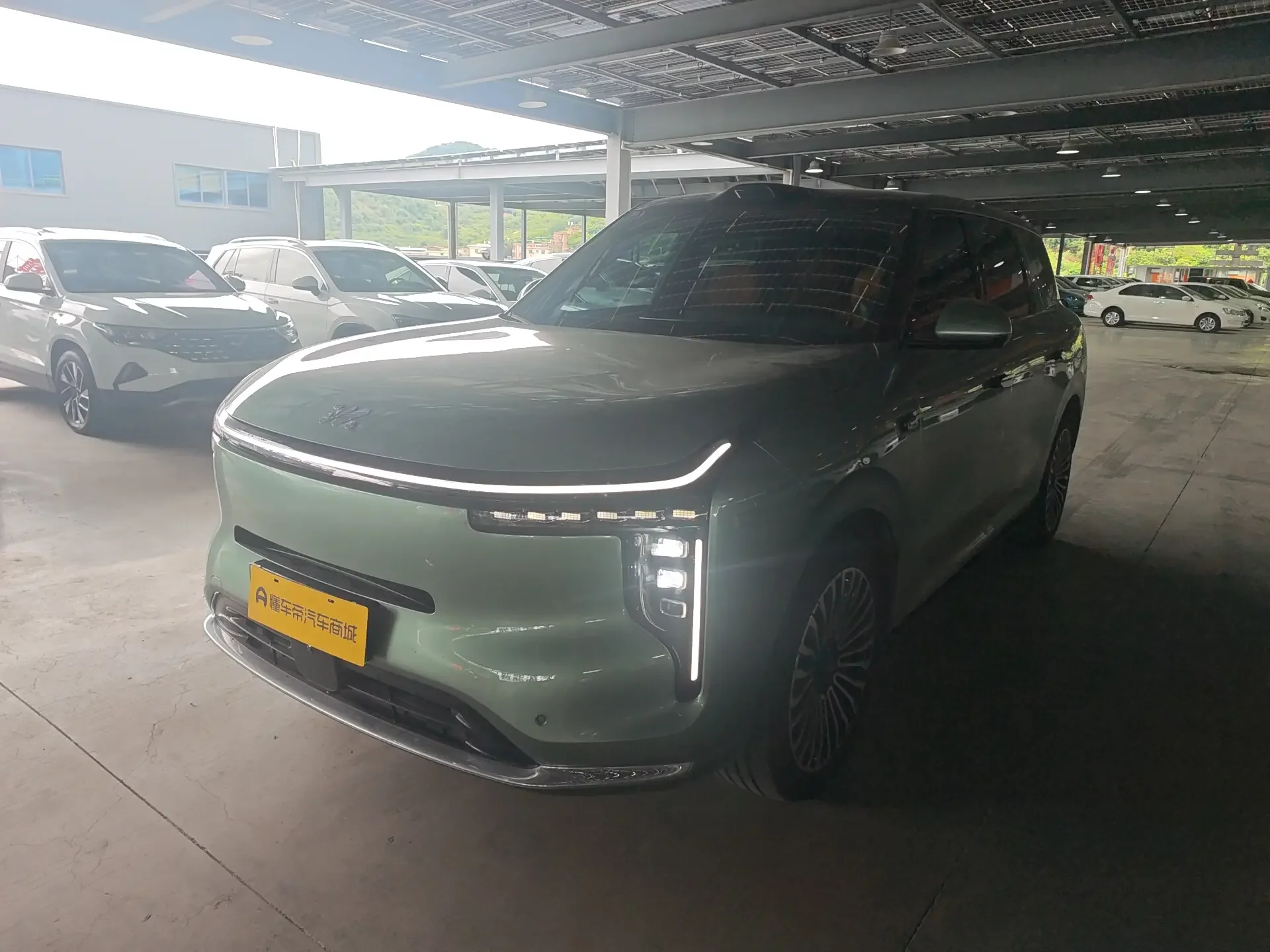 IM Motors Zhiji LS8  из Китая