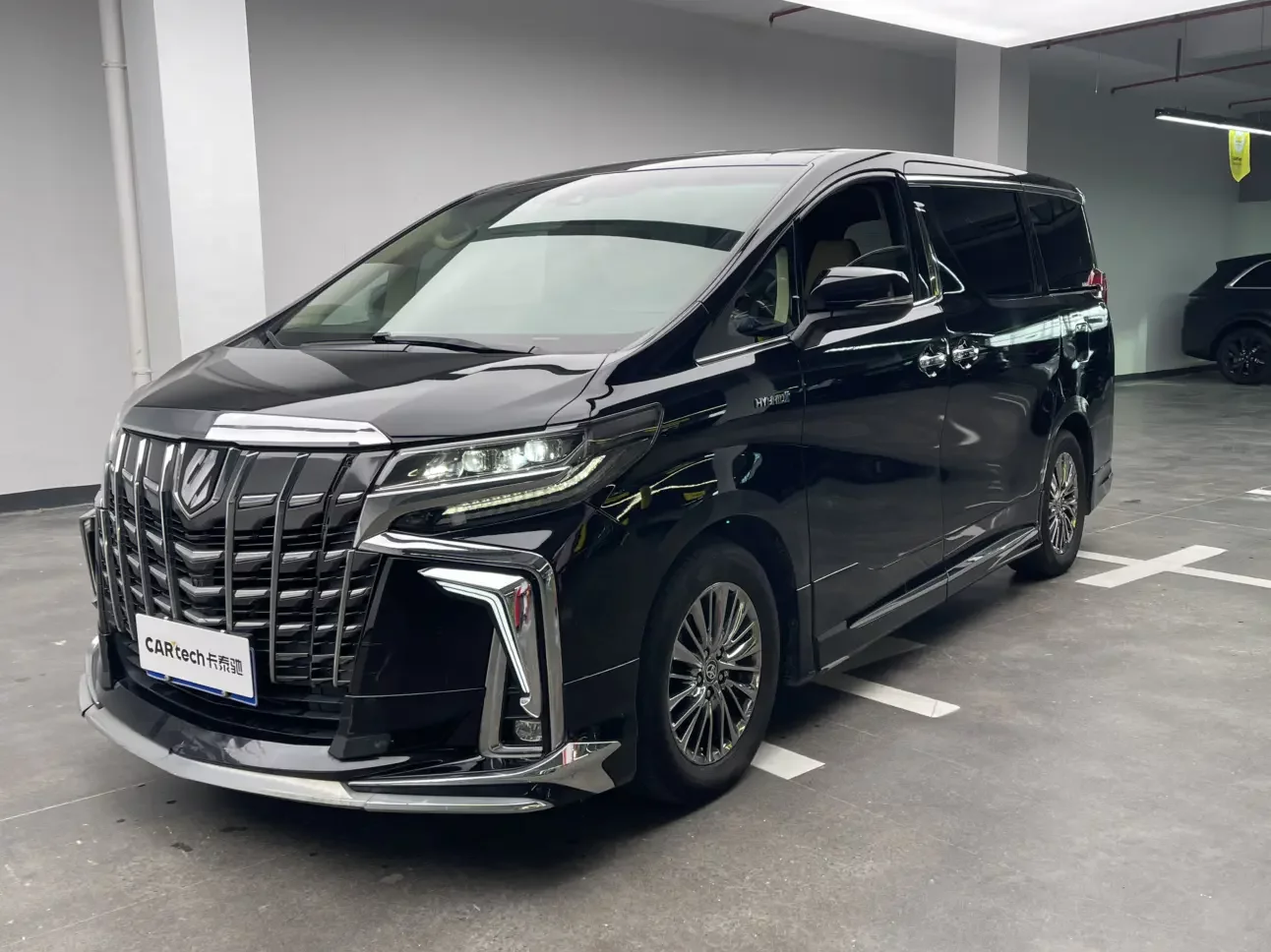 Toyota Alphard  из Китая