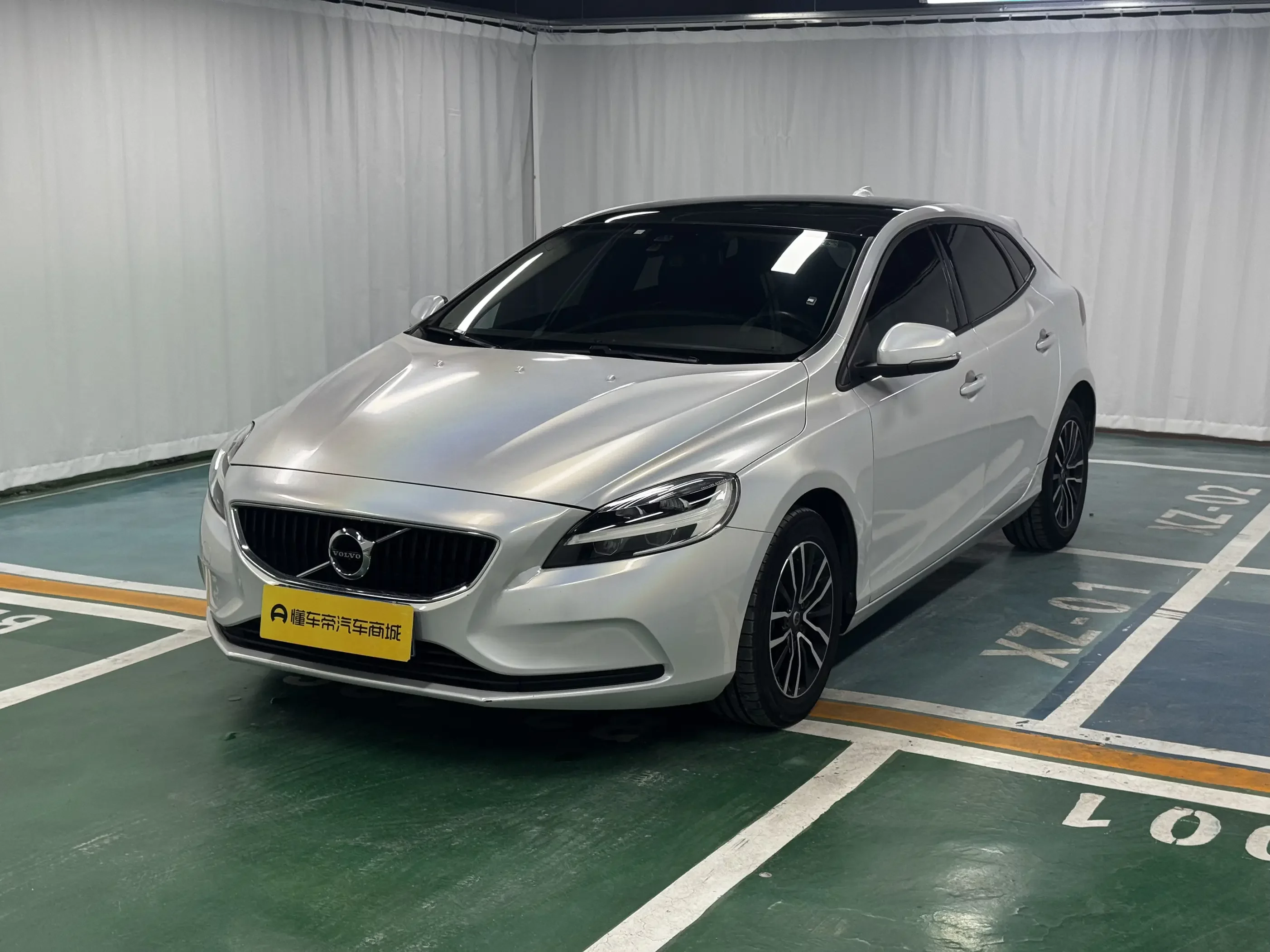 Volvo V40  из Китая